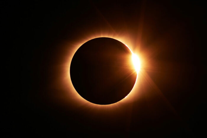 Companhia aérea vai realizar voo especial para observar eclipse solar