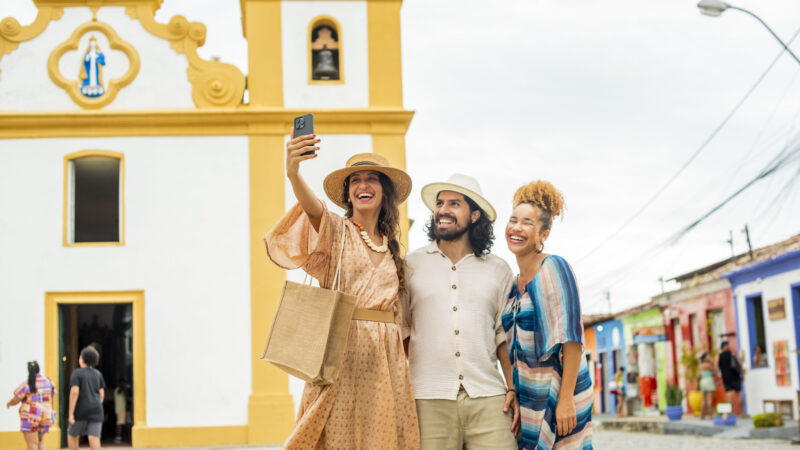 Turismo internacional gera receita recorde de US$ 8,3 bilhões para o Brasil