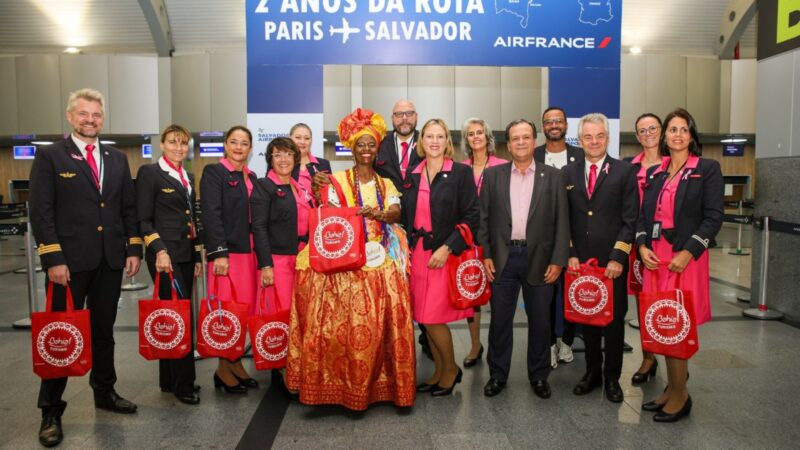 Voo entre Paris e Salvador completa dois anos e ganha celebrações da Bahia e Air France