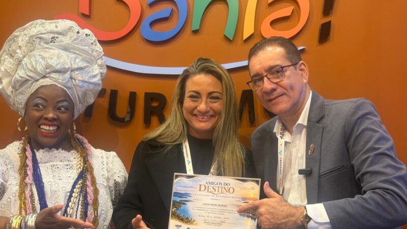Luzia Moraes é homenageada na ABAV Expo 2026  por promoção da Baía de Camamu pelo mundo